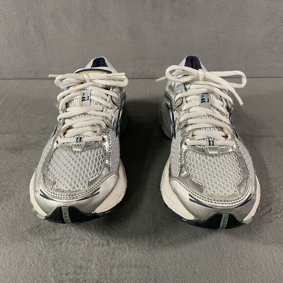 Brooks Shoes Women’s 7.5 B Adrenaline GTS 11th Edition Athletic Sneakers Silver - Picture 1 of 8